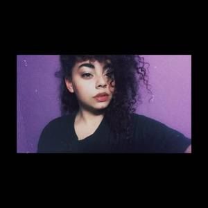 Meet your Posher, Desiree